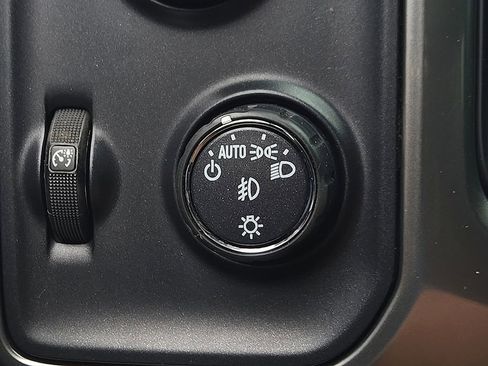 Used 2018 Chevrolet Silverado 1500 LT w/ All Star Edition AWD/4WD image 15