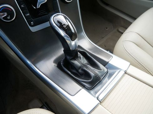 Used 2015 Volvo XC60 T6 Premier Plus image 17