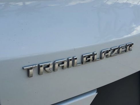 Certified 2024 Chevrolet TrailBlazer LT w/ Driver Confidence Package FWD image 9