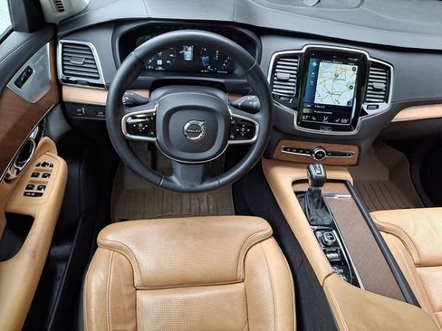 Used 2016 Volvo XC90 T6 Inscription w/ Vision Package AWD/4WD image 11