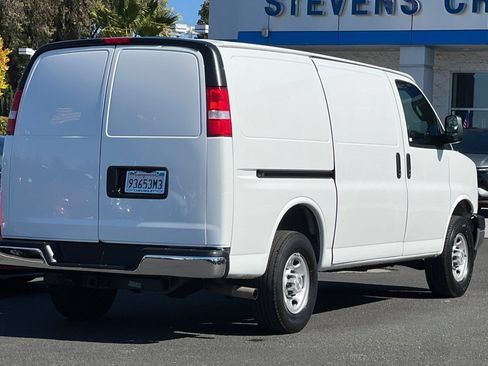 Used 2022 Chevrolet Express 2500 w/ Driver Convenience Package RWD image 5