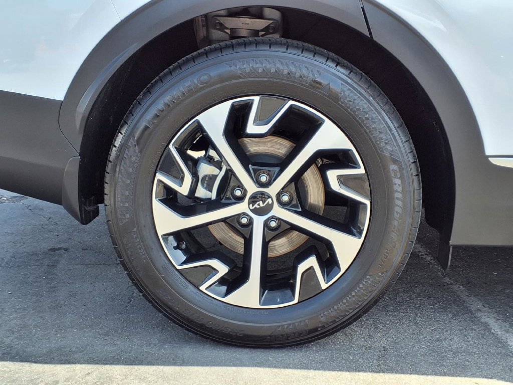 Certified 2025 Kia Sportage EX FWD image 7