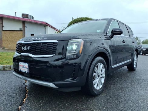 Used 2022 Kia Telluride LX image 3