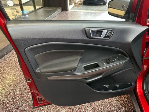 Used 2019 Ford EcoSport SE w/ SE Convenience Package image 10