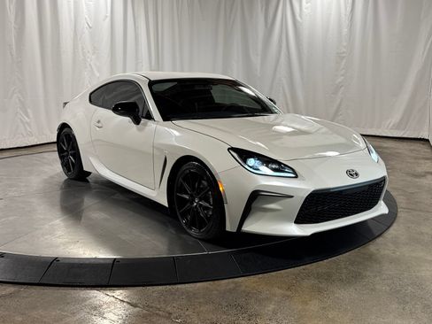 Used 2025 Toyota GR86 Premium w/ ALL Weather Mat Package (TMS) RWD image 10