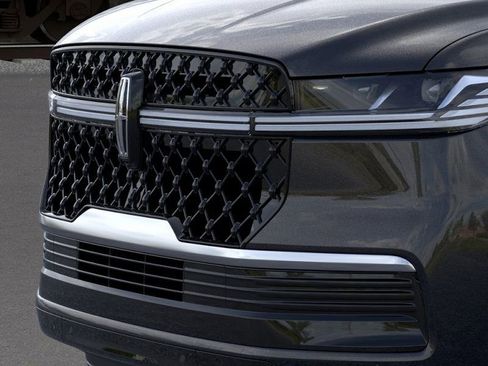 New 2026 Lincoln Navigator Reserve w/ Jet Appearance Package image 17