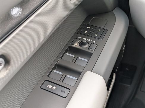 New 2026 Land Rover Defender 110 X-Dynamic SE AWD/4WD image 25