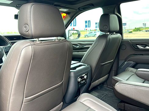 Used 2022 GMC Yukon Denali AWD/4WD image 18