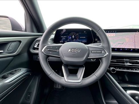 New 2027 Chevrolet Traverse LT w/ Midnight/Sport Edition AWD/4WD image 17