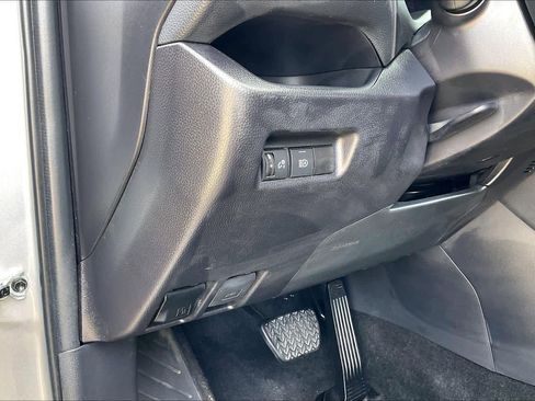 Used 2025 Toyota RAV4 XLE FWD image 35