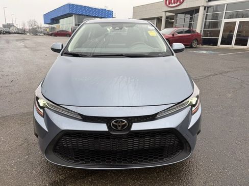 Used 2022 Toyota Corolla LE image 2