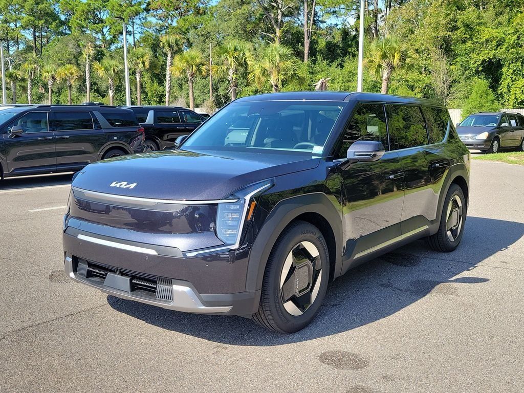 New 2026 Kia EV9 Light RWD image 3