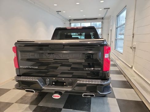 Used 2019 Chevrolet Silverado 1500 Custom Trail Boss w/ Custom Convenience Package image 4