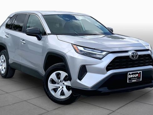 Used 2024 Toyota RAV4 LE AWD/4WD image 3