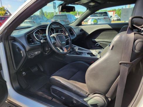 Used 2018 Dodge Challenger GT w/ GT Interior Package AWD/4WD image 8