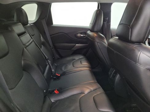 Used 2019 Jeep Cherokee Limited AWD/4WD image 19