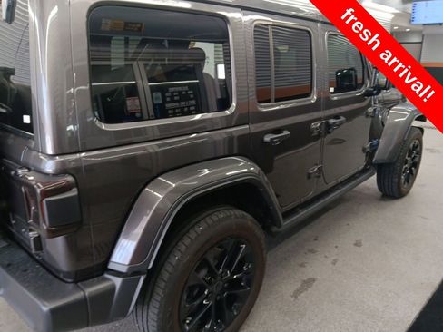 Used 2025 Jeep Wrangler Unlimited Sahara image 3