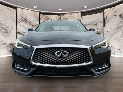 Used 2018 INFINITI Q60 2.0t w/ Cargo Package RWD image 2