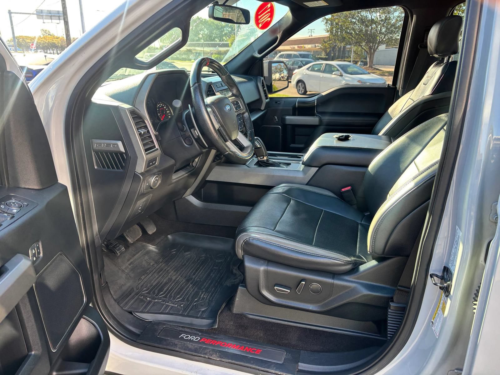 Used 2017 Ford F150 Raptor w/ Equipment Group 802A Luxury AWD/4WD image 17