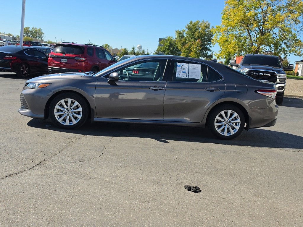 Used 2019 Toyota Camry LE FWD image 4