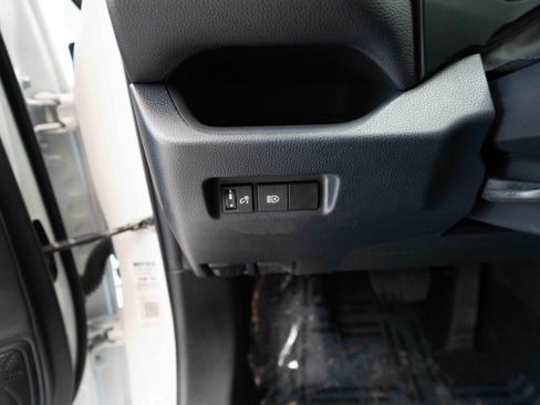 Used 2022 Toyota RAV4 LE FWD image 11