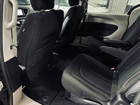 Used 2024 Chrysler Voyager LX FWD image 20