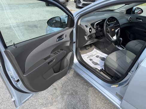 Used 2017 Chevrolet Sonic LT w/ Convenience Package image 11