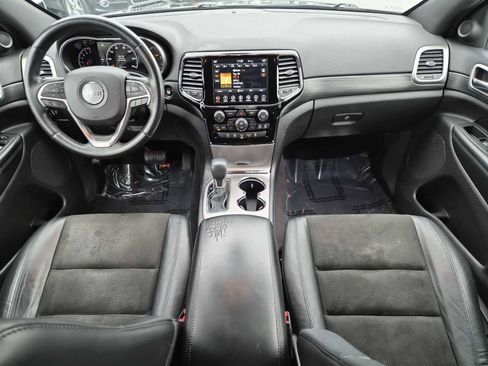 Used 2019 Jeep Grand Cherokee Altitude image 14