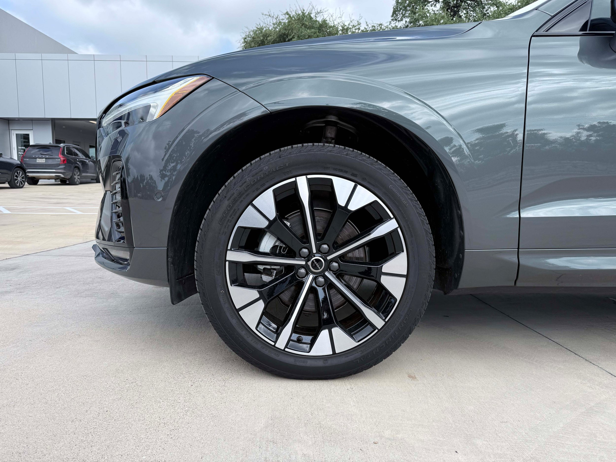 Certified 2026 Volvo XC60 B5 Plus w/ Climate Package AWD/4WD image 10
