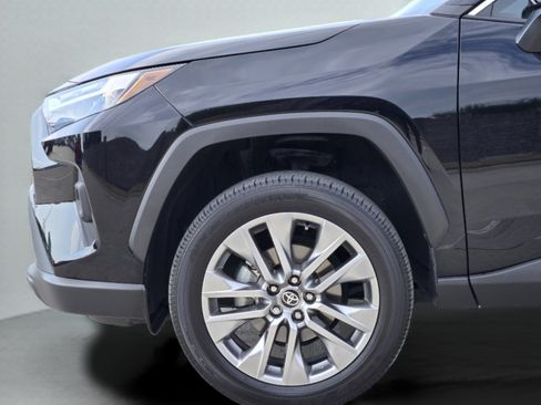 Used 2022 Toyota RAV4 XLE Premium FWD image 30