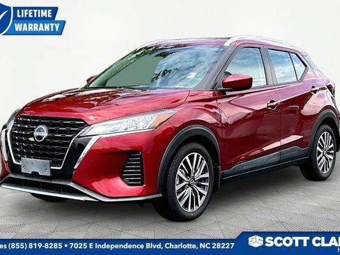 Used 2022 Nissan Kicks SV FWD image 3