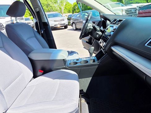 Used 2019 Subaru Outback 2.5i Premium image 12