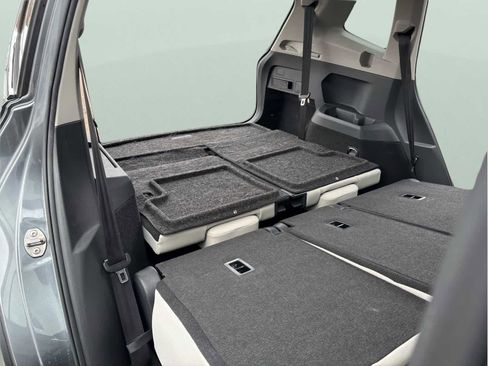 Certified 2020 Volkswagen Tiguan SE image 33