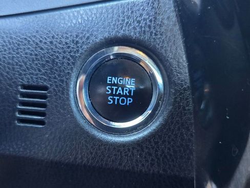 Used 2019 Toyota Corolla XSE FWD image 17