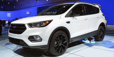 Used 2017 Ford Escape SE w/ SE Cold Weather Package AWD/4WD image 1