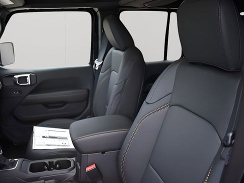 New 2025 Jeep Gladiator High Tide image 12