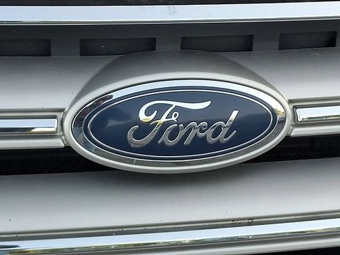 Used 2018 Ford Escape SE w/ SE Sync 3 Package AWD/4WD image 6