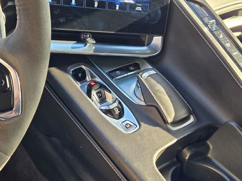 Used 2023 Chevrolet Corvette Stingray Premium Cpe w/ Z51 Performance Package image 21