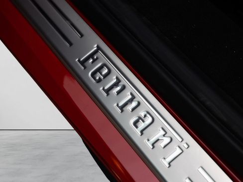 Used 2019 Ferrari 488 GTB RWD image 16
