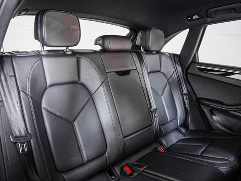 Used 2024 Porsche Macan Turbo image 6