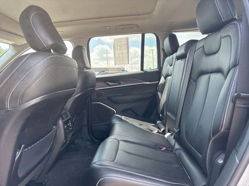 Used 2023 Jeep Grand Cherokee 4WD 4xe image 13