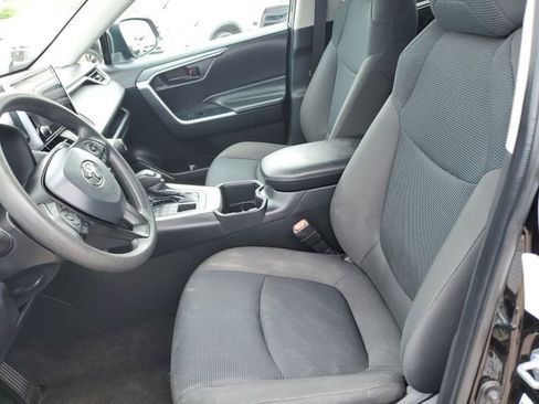 Used 2024 Toyota RAV4 LE AWD/4WD image 17