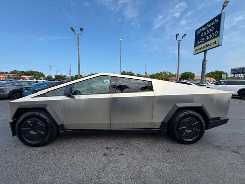 Used 2025 Tesla Cybertruck AWD Crew Cab image 8