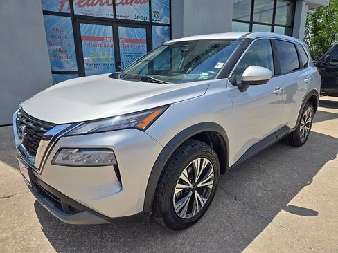 Used 2023 Nissan Rogue SV AWD/4WD image 2