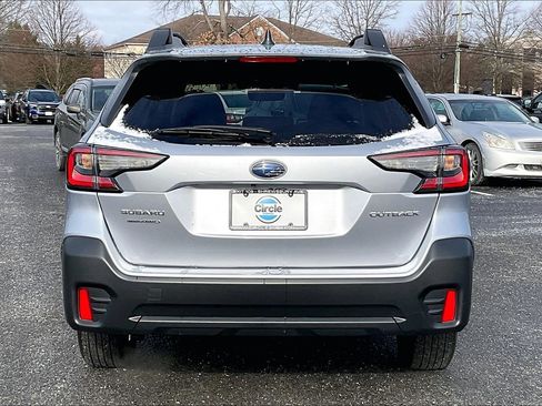 Used 2020 Subaru Outback Premium image 4