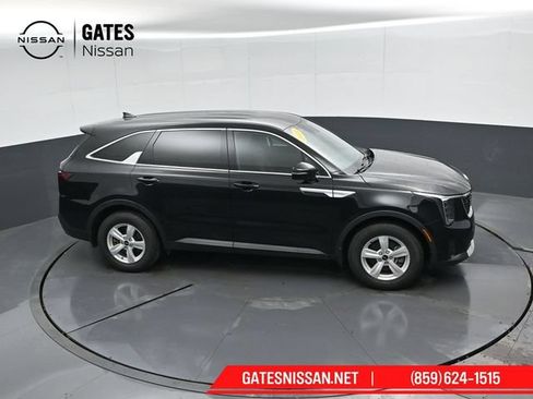 Used 2024 Kia Sorento LX FWD image 47