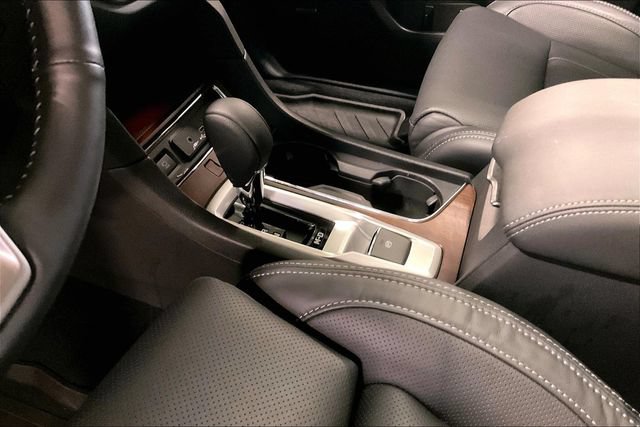 Used 2025 Subaru Ascent Touring AWD/4WD image 17