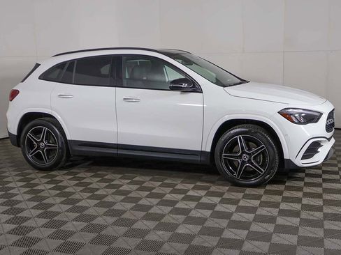 Used 2024 Mercedes-Benz GLA 250 4MATIC image 14