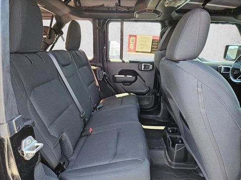 Used 2022 Jeep Wrangler Unlimited Sport AWD/4WD image 19