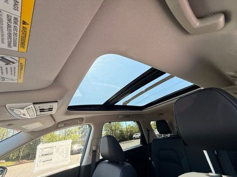 New 2026 Nissan Pathfinder SL image 15